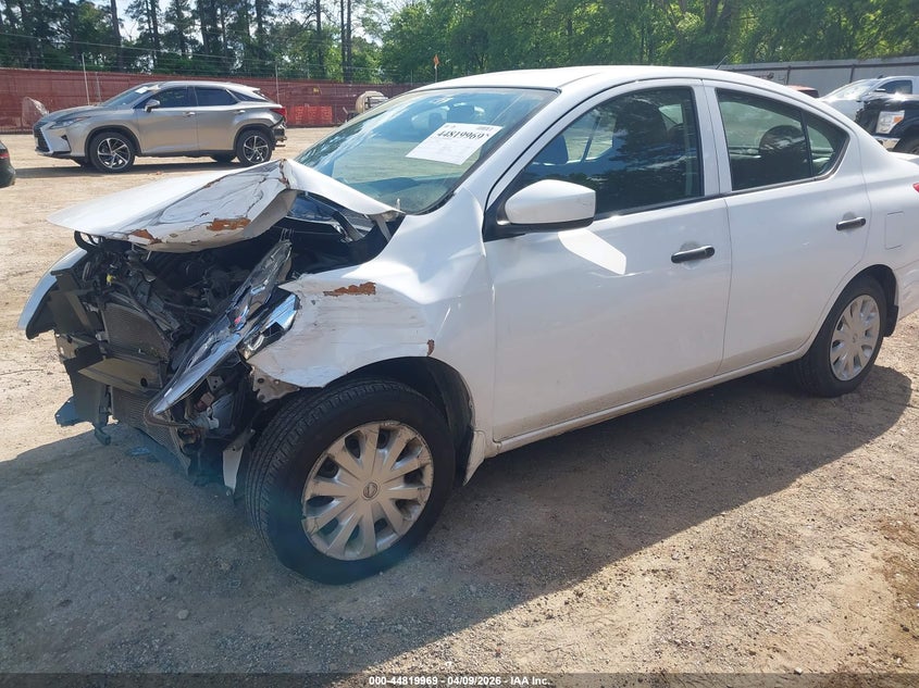 2018 Nissan Versa 1.6 S+ 3N1CN7AP9JL800936 photo 1