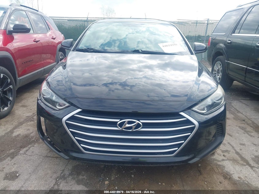 VIN 5NPD84LF8HH092393 2017 HYUNDAI ELANTRA SE