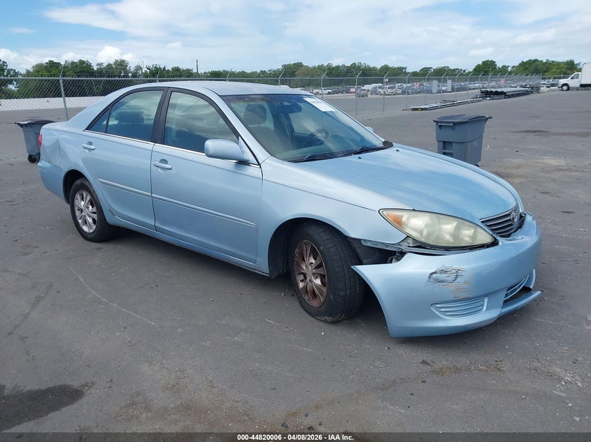 2006 TOYOTA CAMRY LE V6