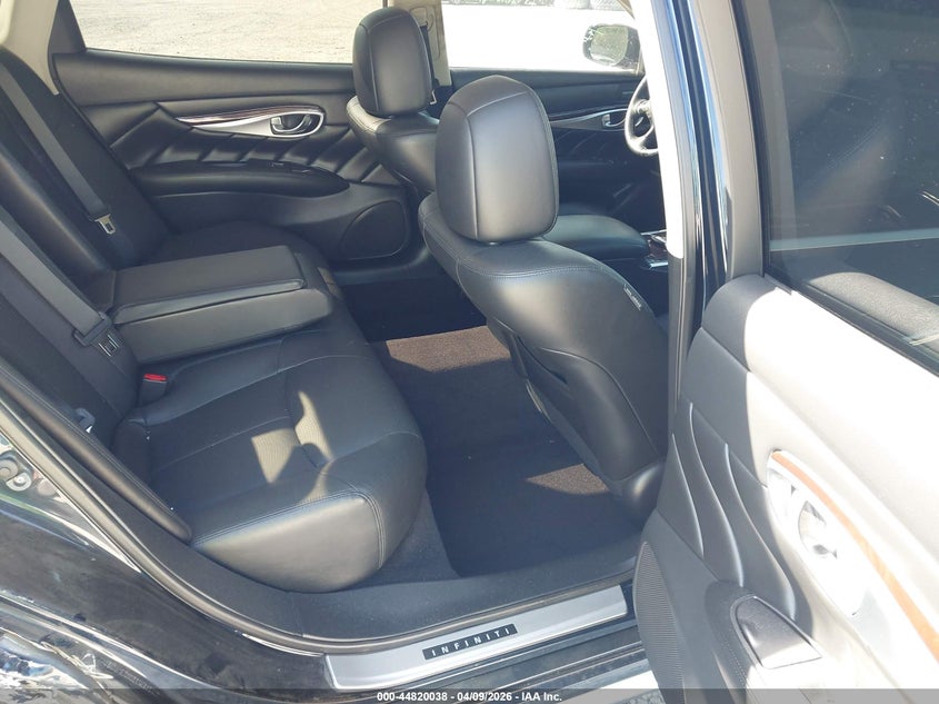 2018 Infiniti Q70L 3.7X Luxe VIN: JN1BY1PR6JM370362 Lot: 44820038