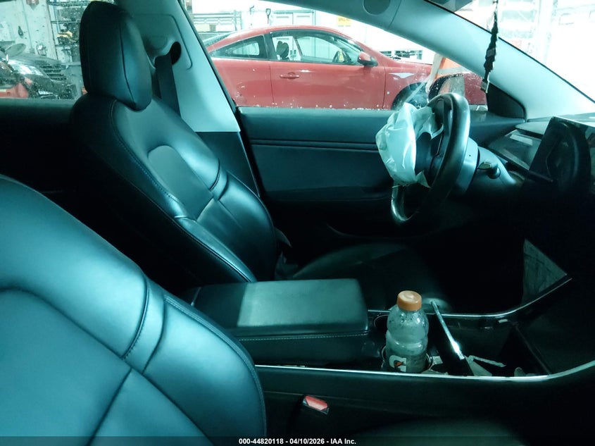 5YJ3E1EA7JF015491 2018 Tesla Model 3 Long Range/Mid Range red