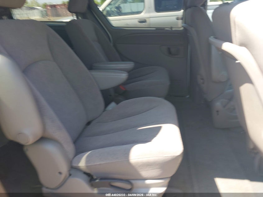 2003 Dodge Caravan Se VIN: 1D8GP25353B245671 Lot: 44820233