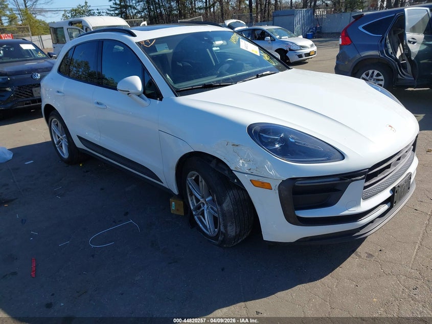 2022 PORSCHE MACAN
