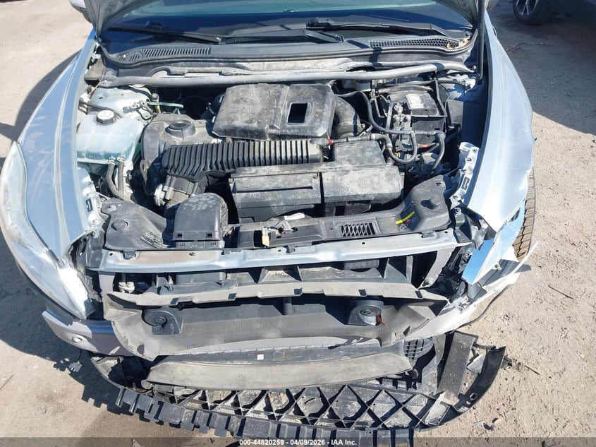 2011 Volvo C30 T5 R-Design VIN: YV1672MK7B2242749 Lot: 44820259