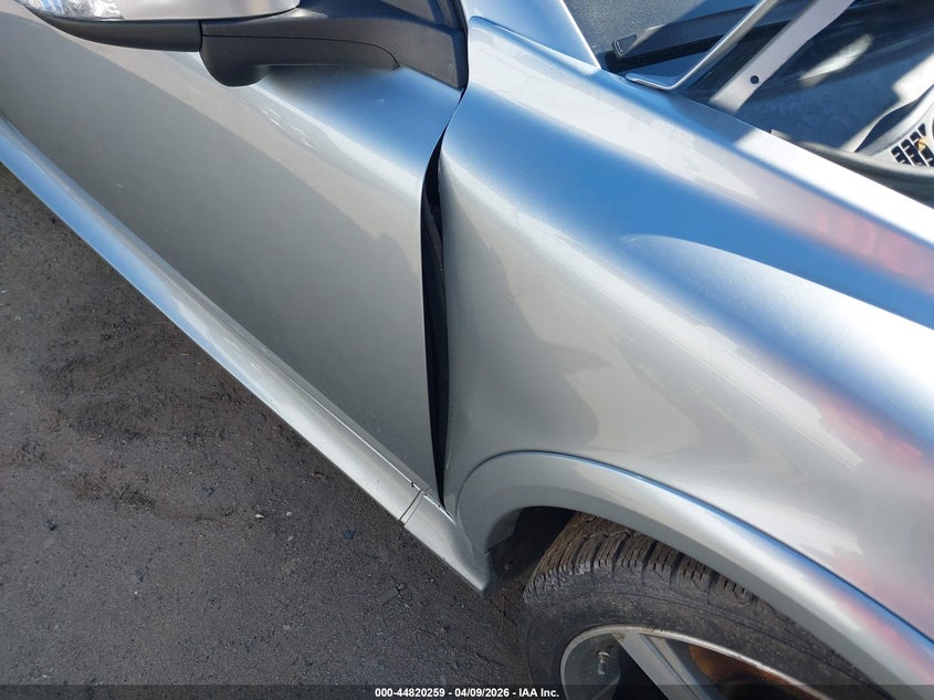 2011 Volvo C30 T5 R-Design VIN: YV1672MK7B2242749 Lot: 44820259