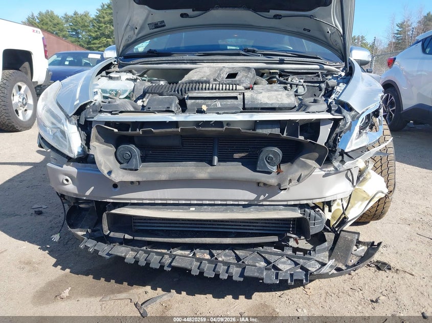 2011 Volvo C30 T5 R-Design VIN: YV1672MK7B2242749 Lot: 44820259