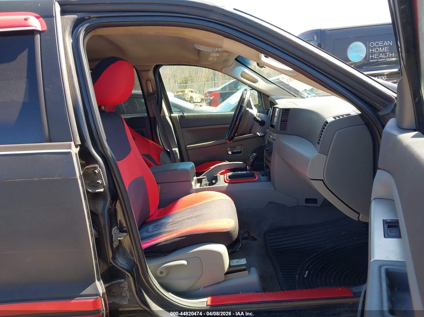 2005 Jeep Grand Cherokee Laredo