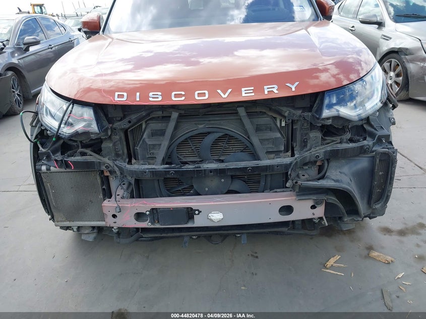 2018 Land Rover Discovery Hse Luxury VIN: SALRT2RV0JA050331 Lot: 44820478