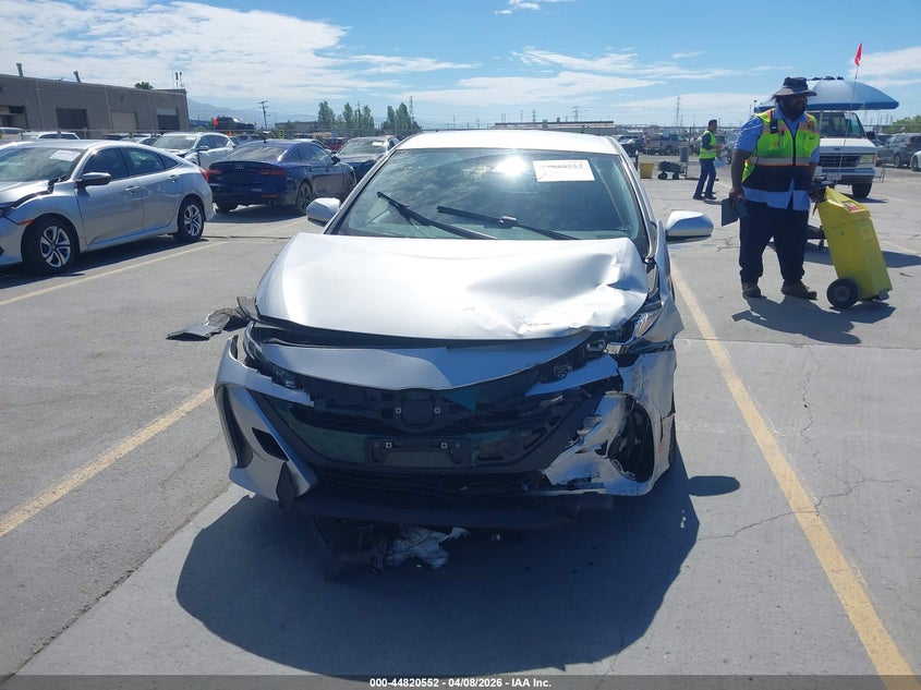 2018 Toyota Prius 1.8 Prime Premium silver Lot 111044820552 Vin JTDKARFPXJ3095486