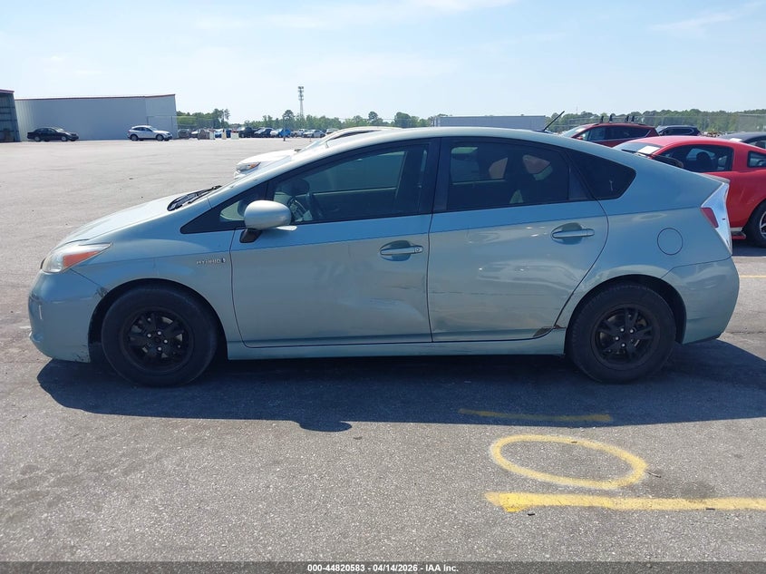 2013 Toyota Prius Three VIN: JTDKN3DUXD5626639 Lot: 44820583