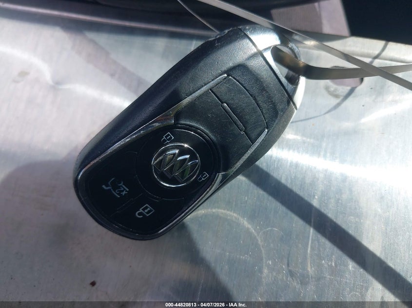 2018 Buick Lacrosse Essence VIN: 1G4ZP5SZ4JU135807 Lot: 44820813