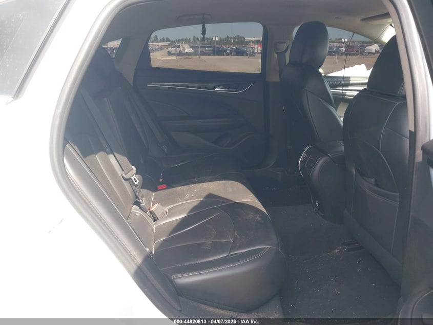 2018 Buick Lacrosse Essence VIN: 1G4ZP5SZ4JU135807 Lot: 44820813