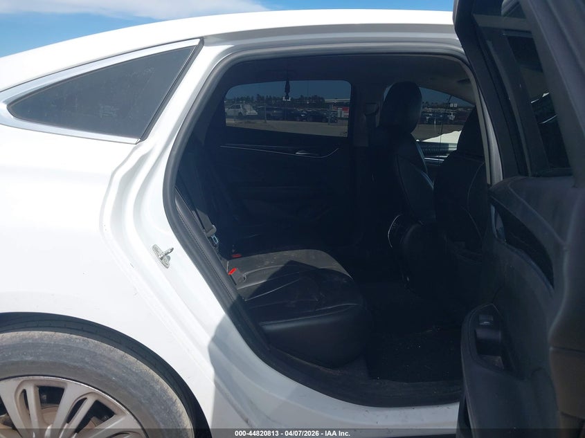 2018 Buick Lacrosse Essence VIN: 1G4ZP5SZ4JU135807 Lot: 44820813