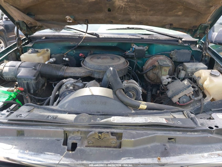 1995 Chevrolet Tahoe K1500 VIN: 3GNEK18K4SG105951 Lot: 44820911