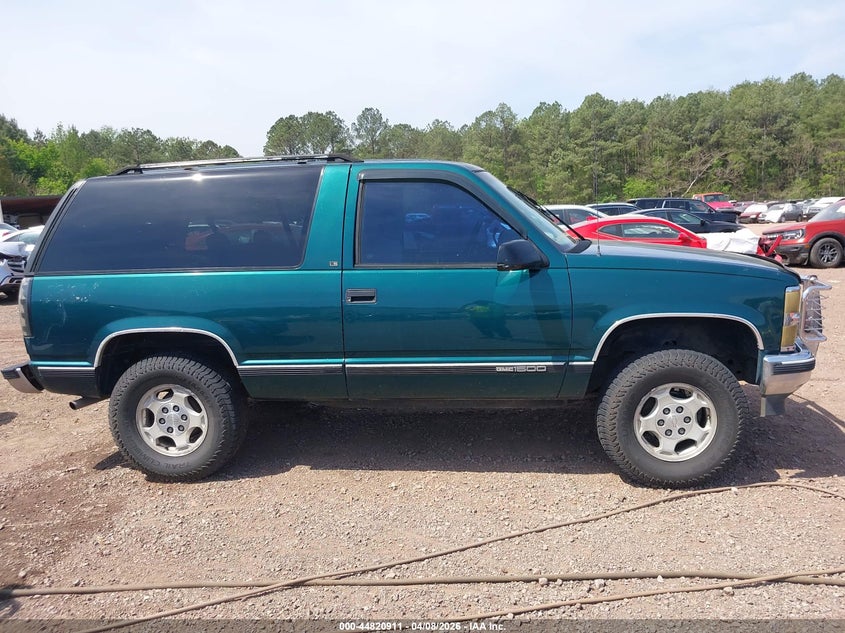 1995 Chevrolet Tahoe K1500 VIN: 3GNEK18K4SG105951 Lot: 44820911