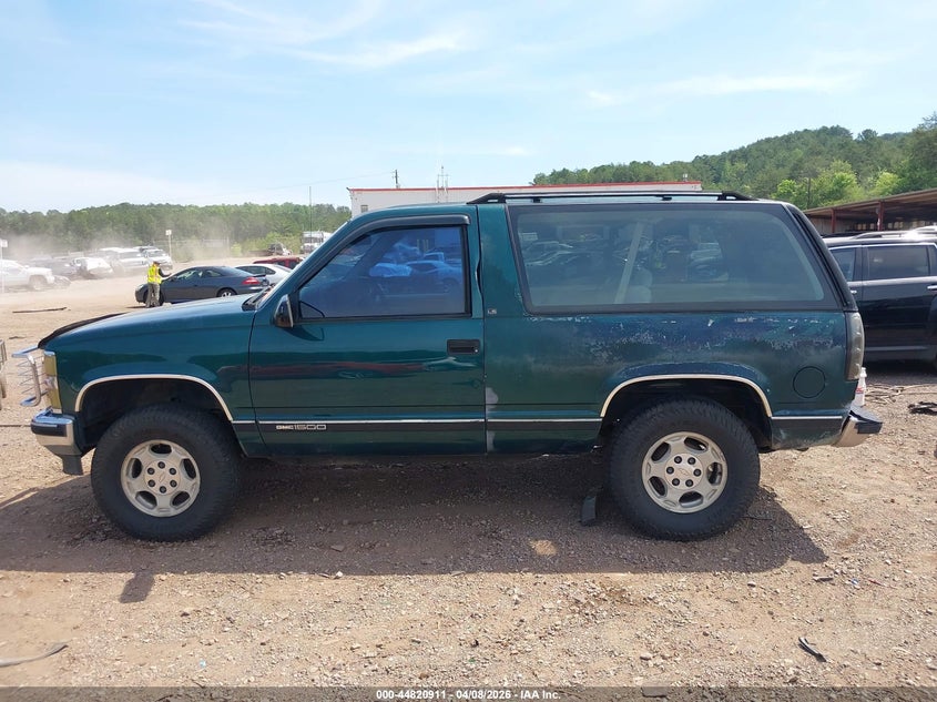 1995 Chevrolet Tahoe K1500 VIN: 3GNEK18K4SG105951 Lot: 44820911
