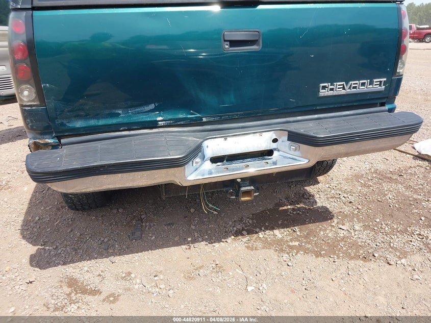 1995 Chevrolet Tahoe K1500 VIN: 3GNEK18K4SG105951 Lot: 44820911