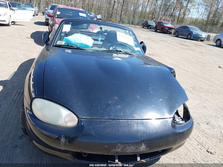 1999 Mazda Mx-5 Miata Leather Pkg/Popular Equipment Pkg/Sports Pkg/Touring Pkg VIN: JM1NB3539X0113679 Lot: 44820958