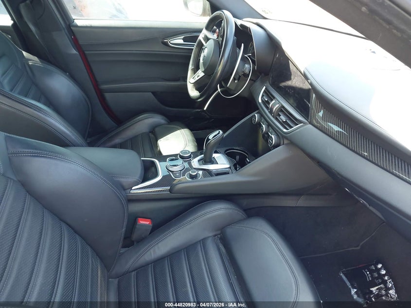 2022 Alfa Romeo Giulia Quadrifoglio Rwd