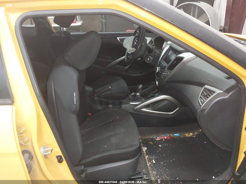 2013 Hyundai Veloster Base W/Black