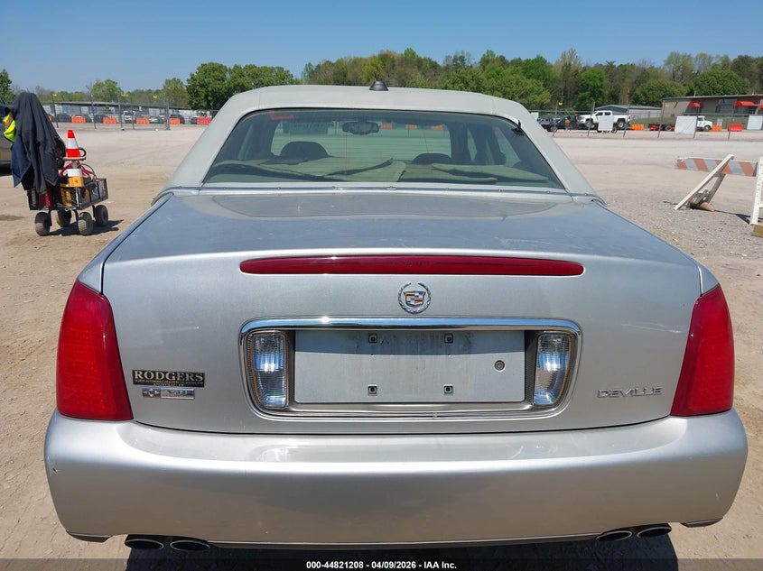 2004 Cadillac Deville Standard VIN: 1G6KD54Y24U227797 Lot: 44821208