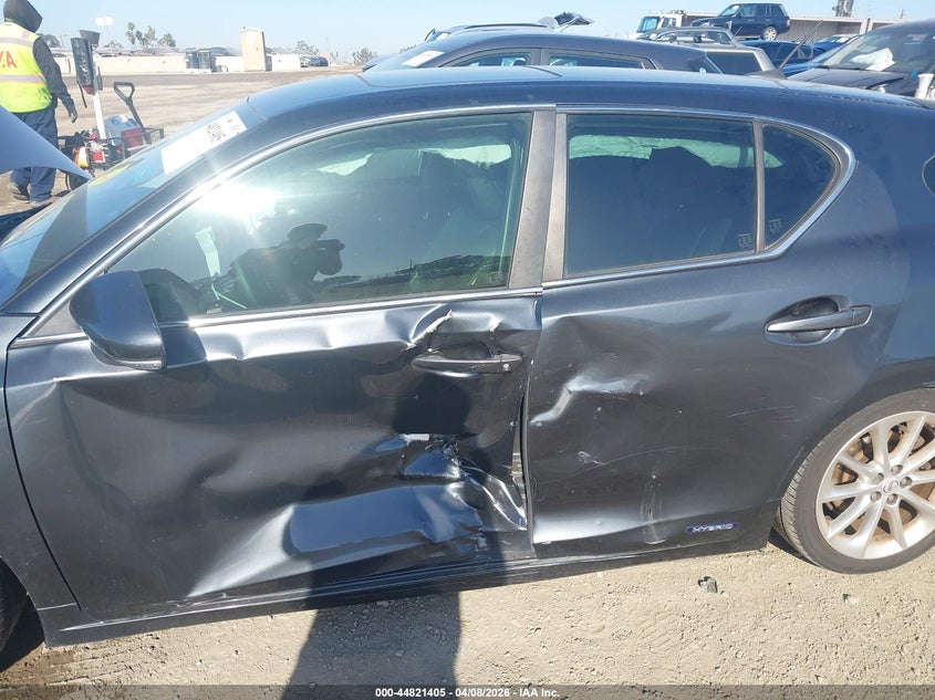 2011 Lexus Ct 200H Premium VIN: JTHKD5BH4B2032050 Lot: 44821405