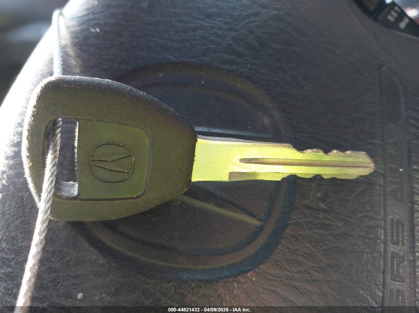 2002 Acura Mdx VIN: 2HNYD182X2H525921 Lot: 44821432