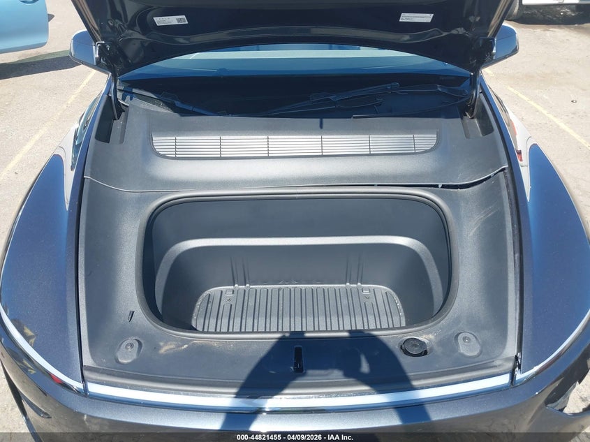 2026 Tesla Model y All-Wheel Drive/Long Range Launch Series/Premium All-Wheel Drive grey Lot 111044821455 Vin 7SAYGDEE2TF356341