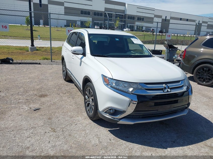 2016 Mitsubishi Outlander Se