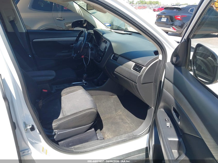 2016 Mitsubishi Outlander Se