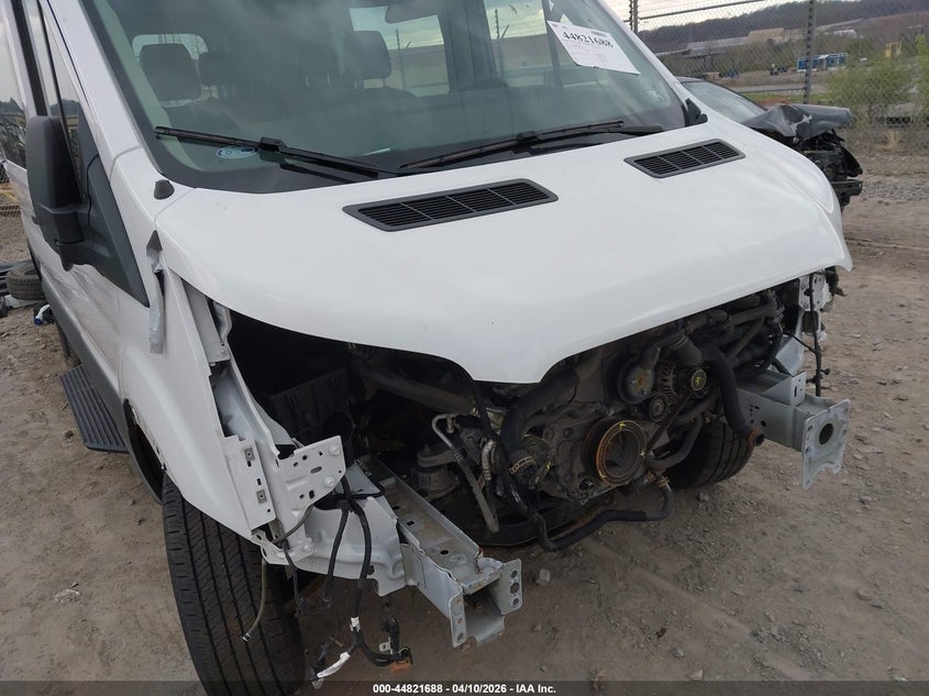 1FTBR1D81NKA11895 2022 Ford Transit 3.5 -250 white