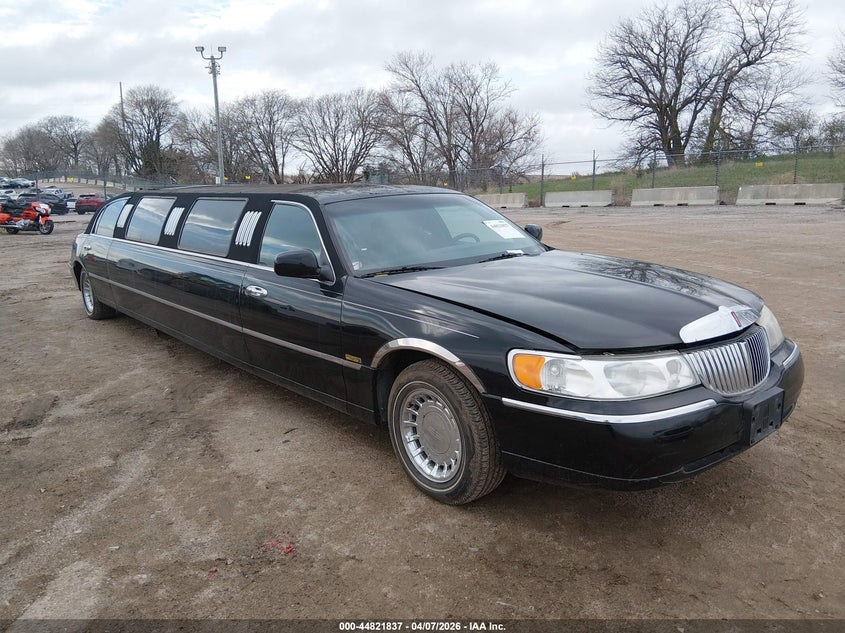 2000 Lincoln Town Car Signature