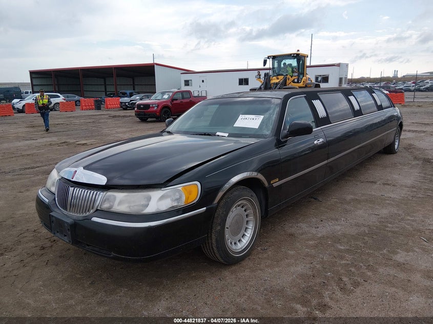 2000 Lincoln Town Car Signature