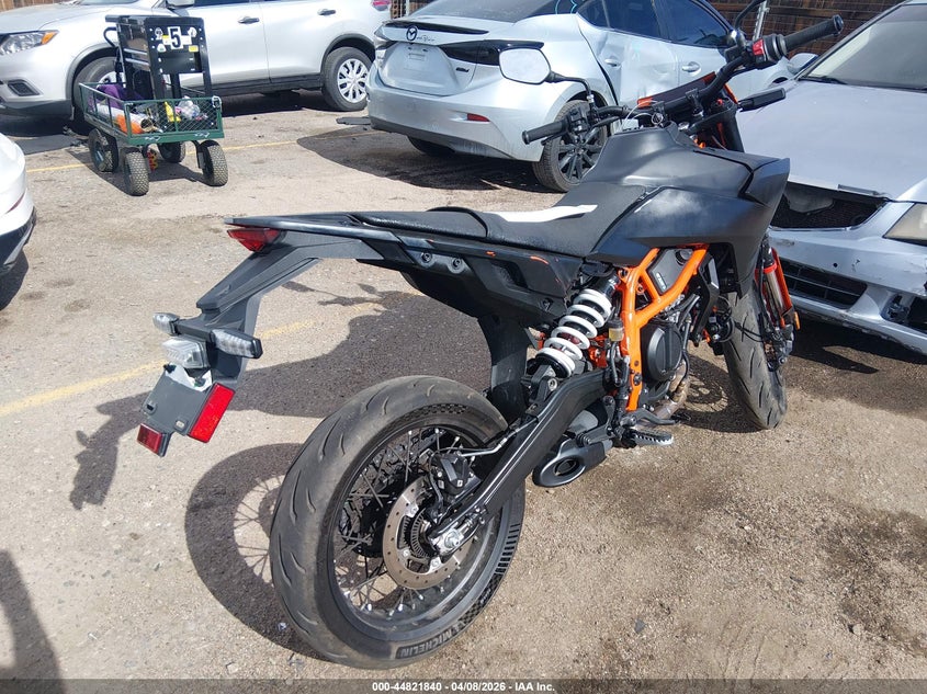 2026 KTM 690 SUPERMOTO ENDURO_BIKE 1