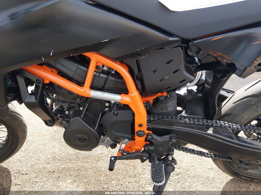 2026 Ktm 690 Smc R VIN: MD2J2J404TN206146 Lot: 44821840