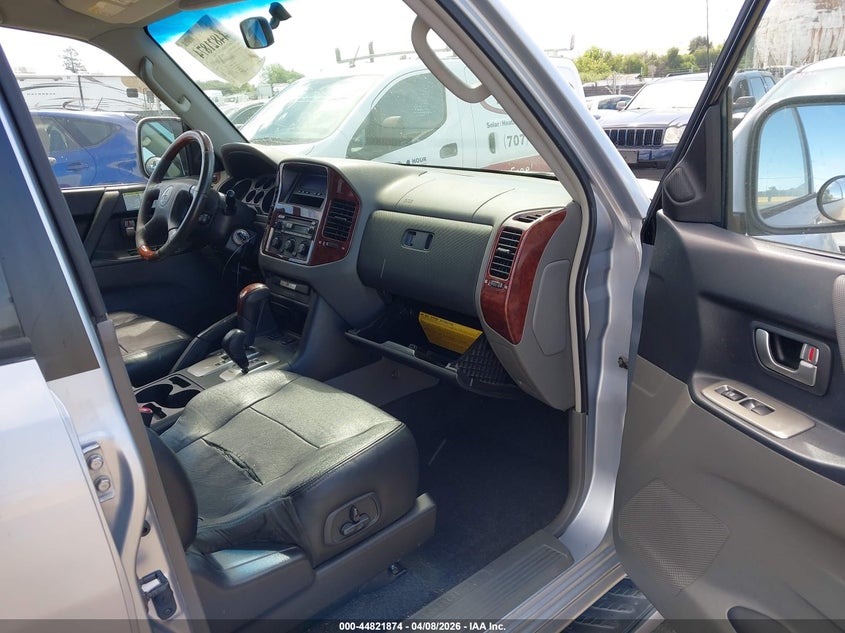 2004 Mitsubishi Montero Xls