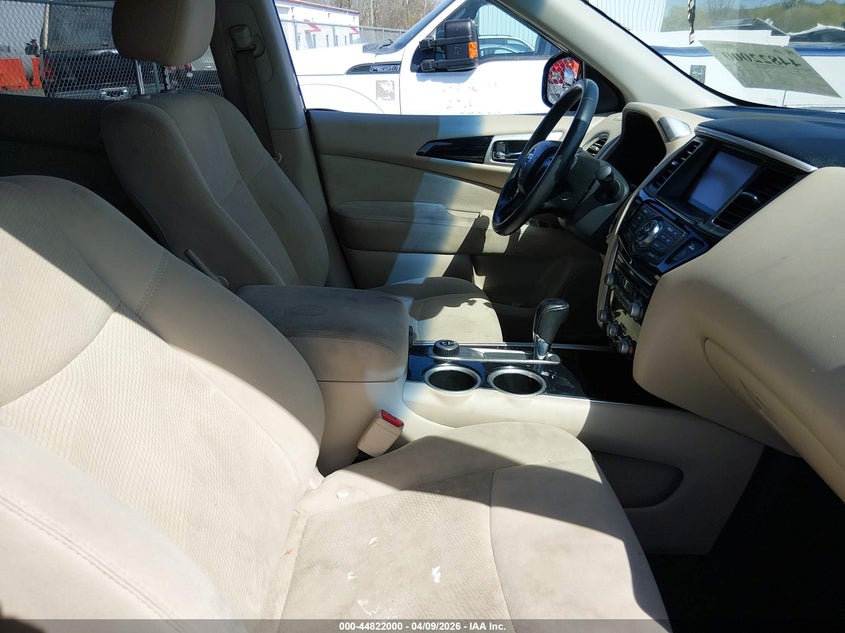 2016 Nissan Pathfinder Sv