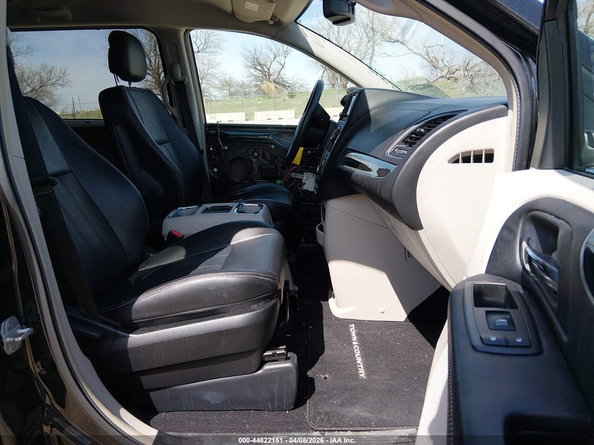 2013 Chrysler Town & Country Touring