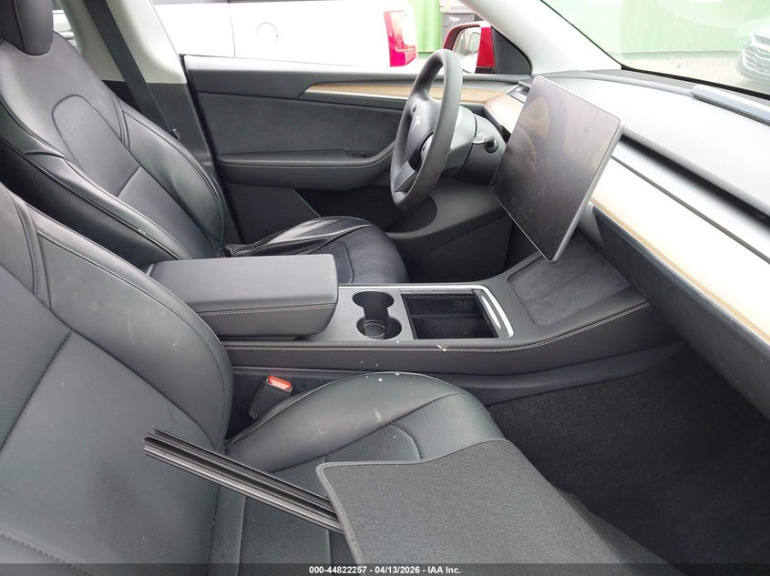2025 Tesla Model y Long Range Dual Motor All-Wheel Drive red Lot 111044822257 Vin 7SAYGDEE2SF287696