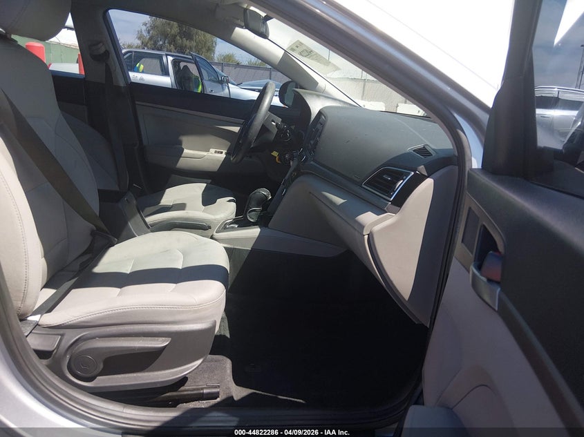 VIN 5NPD74LF3HH163308 2017 HYUNDAI ELANTRA SE