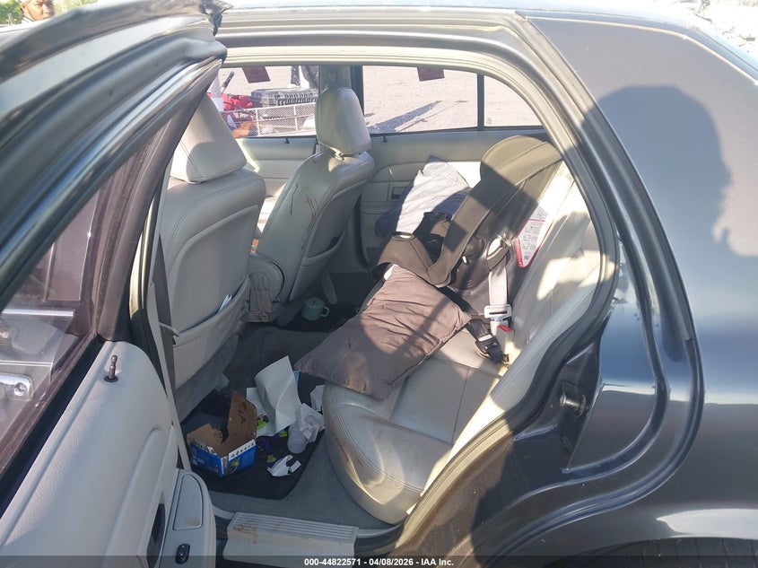 2005 Ford Crown Victoria Lx/Lx Sport VIN: 2FAFP74W15X169391 Lot: 44822571