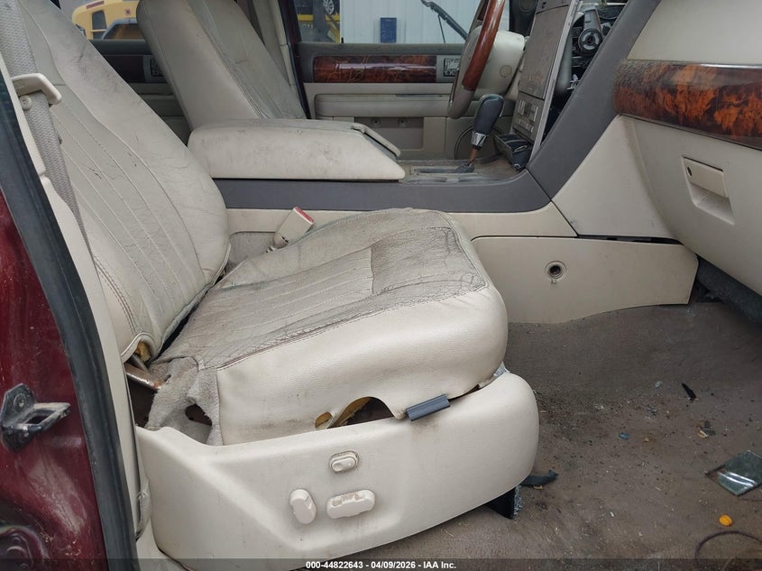 2004 Lincoln Navigator