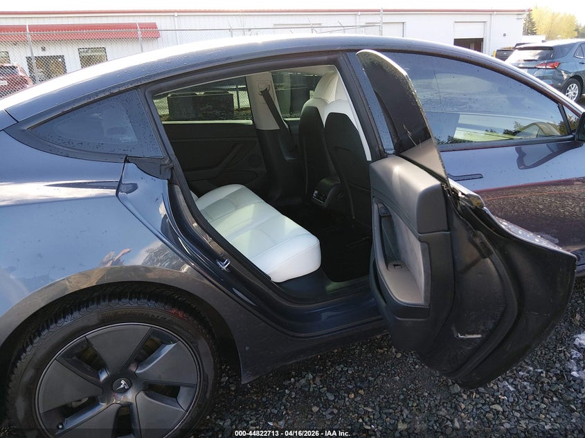 5YJ3E1EB6NF248986 2022 Tesla Model 3 Long Range Dual Motor All-Wheel Drive grey