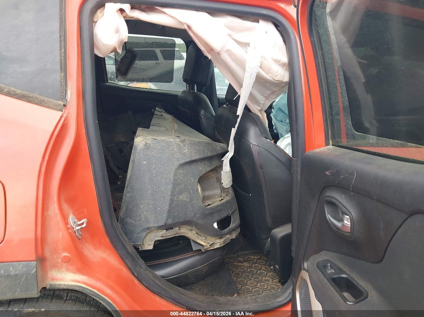 2015 Jeep Renegade Latitude VIN: ZACCJABT1FPC23142 Lot: 44822764