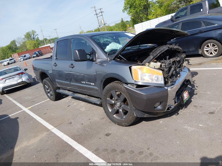 2015 NISSAN TITAN SV
