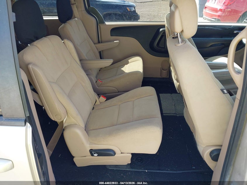 2015 Dodge Caravan 3.6 Grand Se gold Lot 111044822933 Vin 2C4RDGBG7FR700465