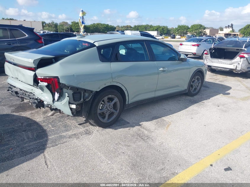2025 Kia K4 2.0 Lxs grey Lot 111044822991 Vin 3KPFT4DE0SE041060