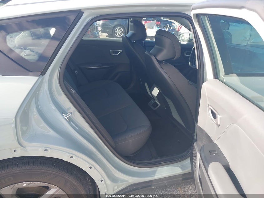 2025 Kia K4 2.0 Lxs grey Lot 111044822991 Vin 3KPFT4DE0SE041060