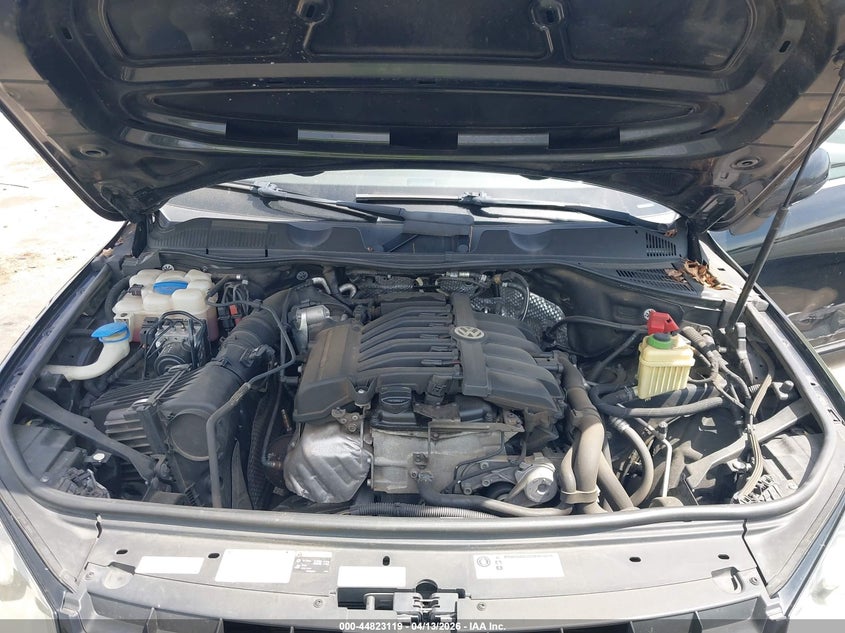 2014 Volkswagen Touareg 3.6L Lux VIN: WVGEF9BP8ED006675 Lot: 44823119