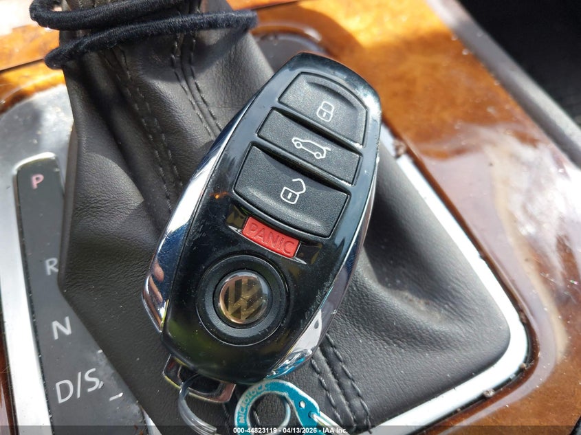 2014 Volkswagen Touareg 3.6L Lux VIN: WVGEF9BP8ED006675 Lot: 44823119